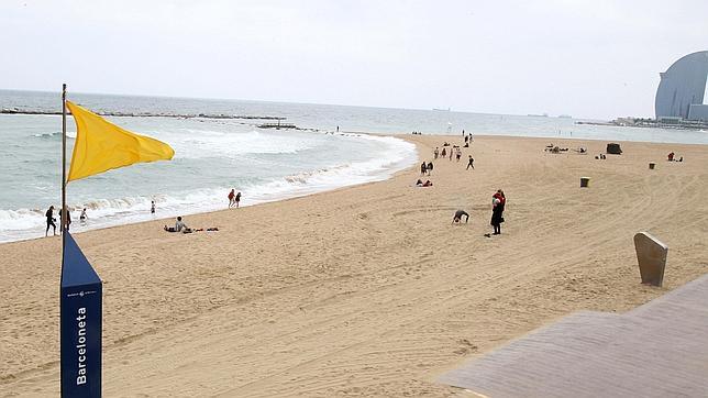 Las playas de Barcelona están desde esta Semana Santa a punto para los bañistas