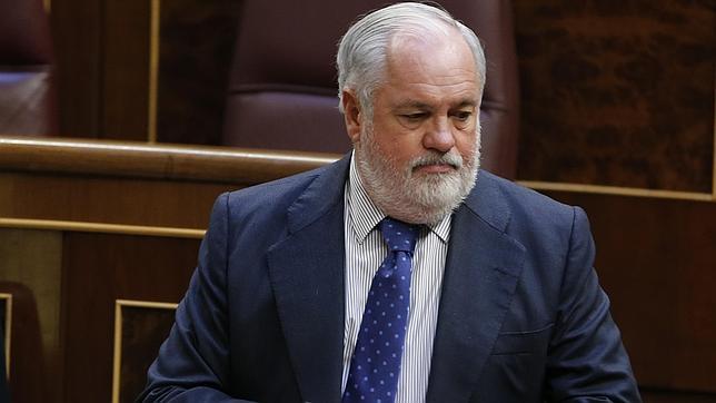 Cañete promete una campaña «pueblo a pueblo» en la que se hable de Europa