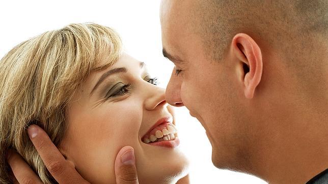 El amor que surge a través de internet, ¿igual de estable y satisfactorio?