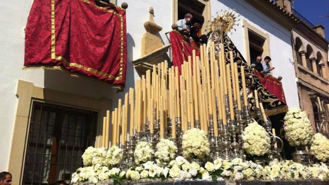 Tres pasos recorren ya las calles de Córdoba en este Viernes Santo