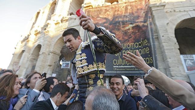 Multitudinaria manifestación taurina y cuatro orejas para Manzanares en la Feria de Arles