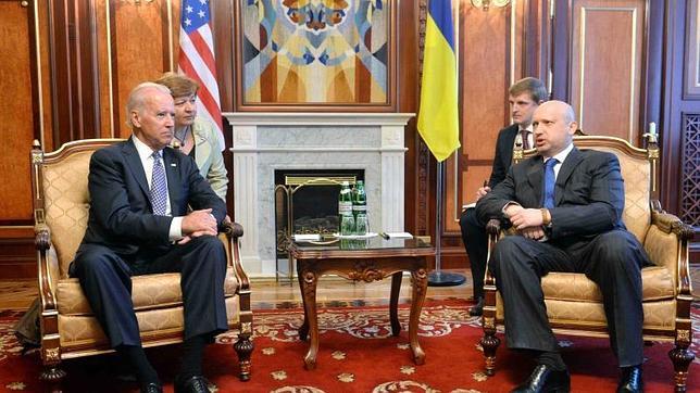 Biden promete que EE.UU. ayudará económicamente a Ucrania si acaba con la corrupción