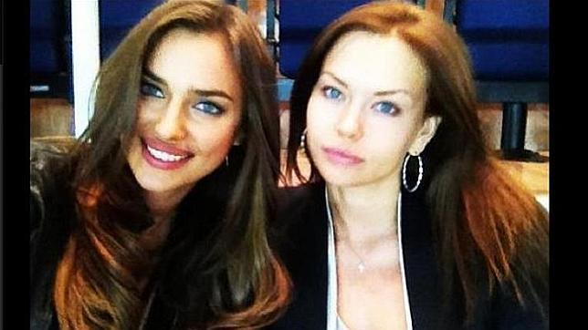 Irina Shayk felicita a su hermana a través de las redes sociales