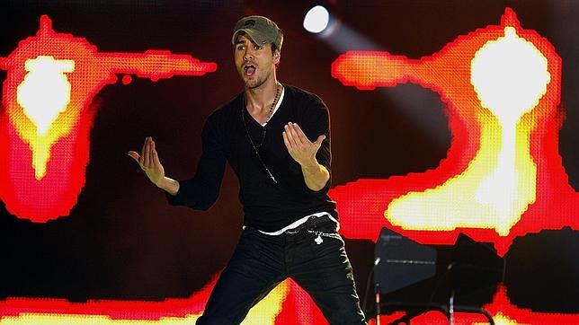 Enrique Iglesias se desnudará en público si la selección española gana el Mundial