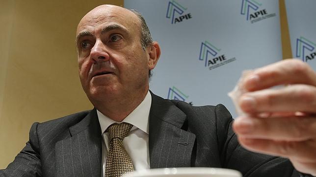 De Guindos avanza que el PIB español crecerá un 1,5% en 2014 y 2015 de media