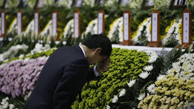 Asciende a 150 el número de muertos cuando se cumple una semana del naufragio del «Sewol»