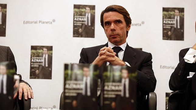 Aznar insiste en que sólo cobró como presidente del Gobierno
