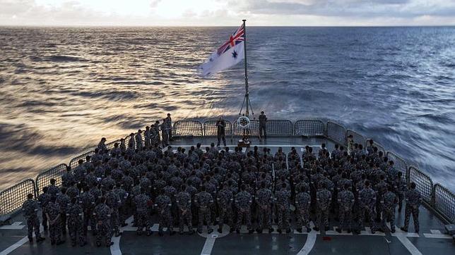 Cancelan la búsqueda del avión malasio por aire y se limitan al fondo marino