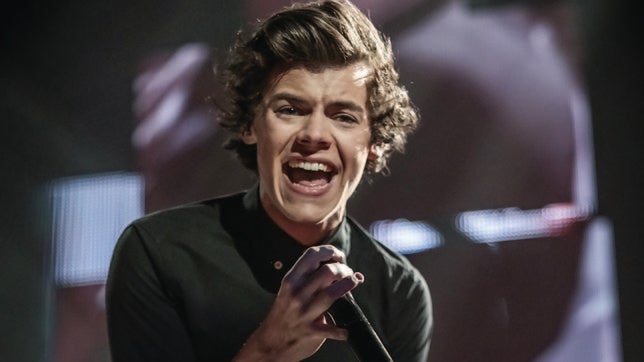 Harry Styles lucha contra el acné con excrementos de ruiseñor