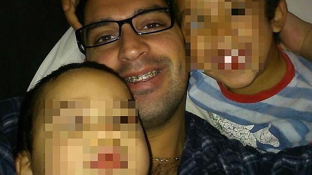 El padre que degolló a uno de sus hijos intenta ahorcarse en los calabozos