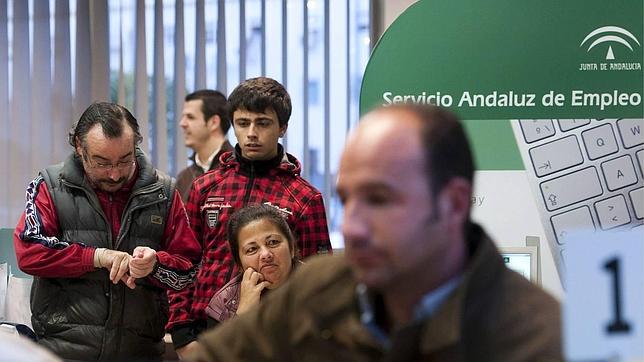 Se incrementa en 53.100 el número de hogares con todos sus miembros en paro