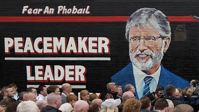 Gerry Adams: 17 horas diarias de interrogatorio durante cuatro días consecutivos