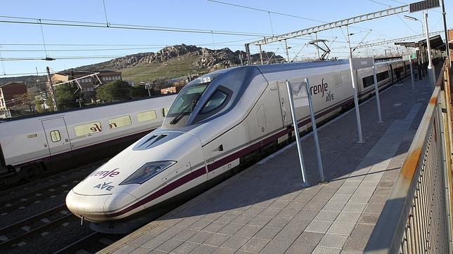 Los billetes de AVE serán personalizados a partir de este miércoles