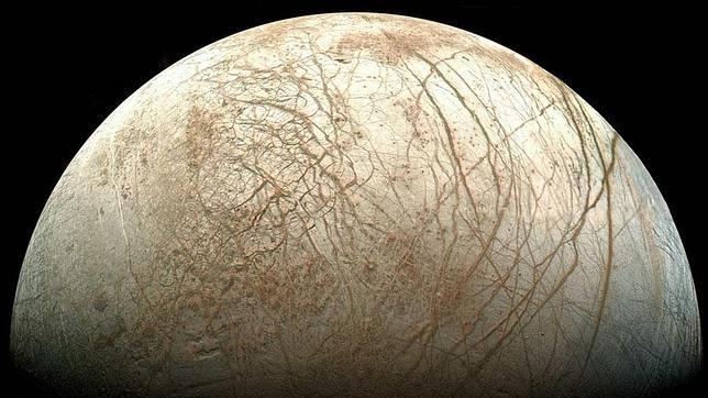 La NASA pide ideas para una misión a la luna Europa