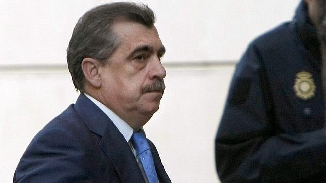 Un comisario imputado por su relación con la mafia china no declara ante el juez