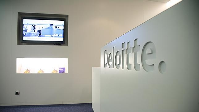 Logo de Deloitte en una de las sedes del grupo