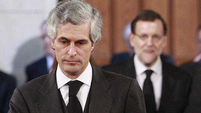 Adolfo Suárez Illana es trasladado a planta tras su operación de cáncer de cuello