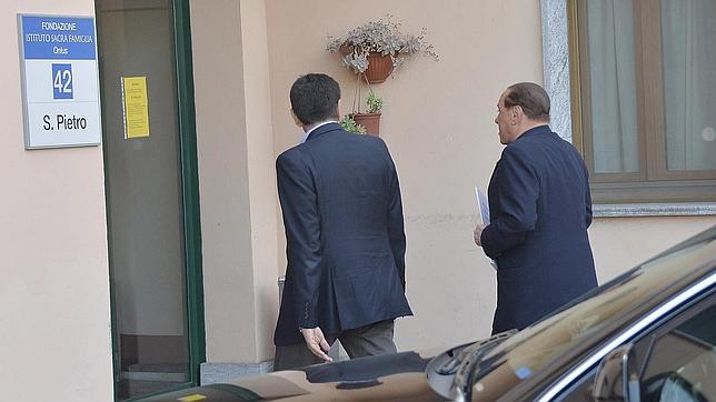 Berlusconi comienza su condena de trabajos sociales en un centro de discapacitados