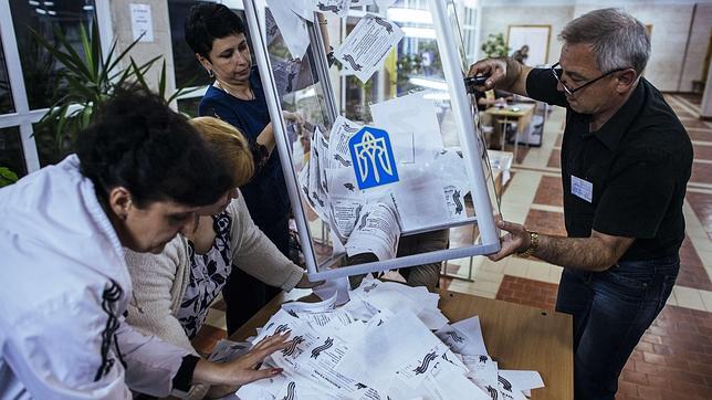 Comienza el recuento: El 89,7 por ciento de los votantes de Donetsk han manifestado su apoyo a la autodeterminación