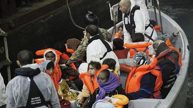 Temor a una nueva tragedia en Lampedusa tras otro naufragio masivo de inmigrantes