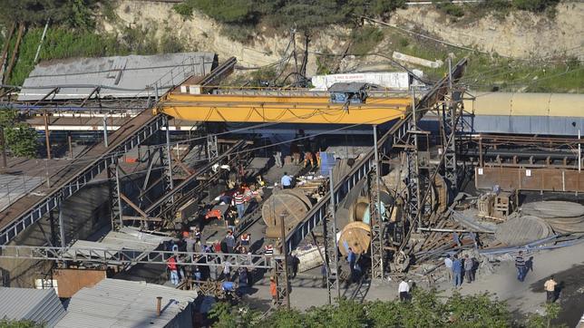 Más de 200 muertos en una tragedia sin precedentes en el país