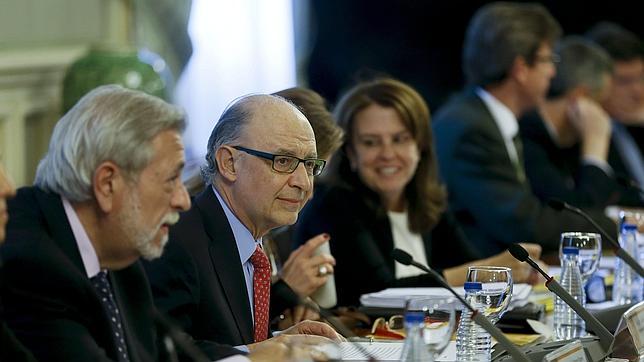 Las Comunidades incumplidoras con el déficit deberán enviar planes de ajuste a Hacienda