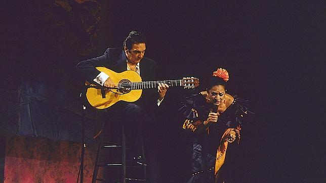 Imagen de «El Pescaílla» en un concierto en Miami homenajeando a Lola Flores