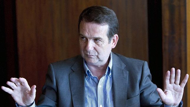 Fomento negocia seis conexiones internacionales para Peinador