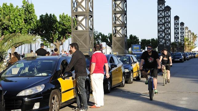 Coto al taxista ilegal y al que recibe «propinas» de prostíbulos y restaurantes