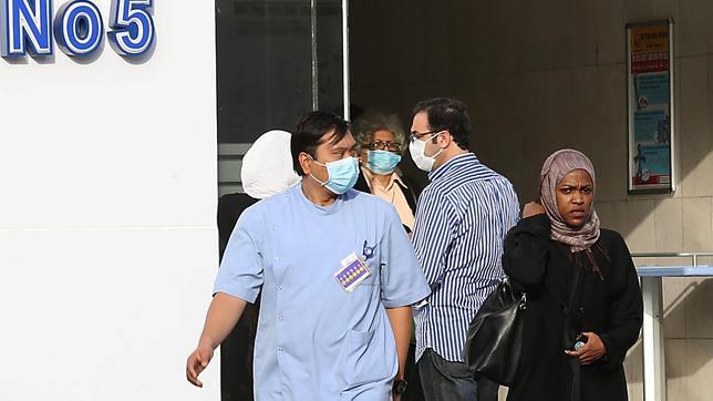 No besarse: peligro de MERS