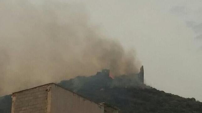 Estabilizan el incendio forestal de Azuébar