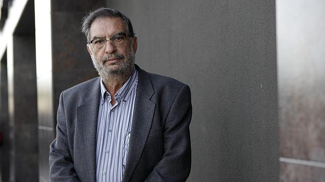 Enrique González Macho: «La Academia necesita una línea continuista, no conservadora»