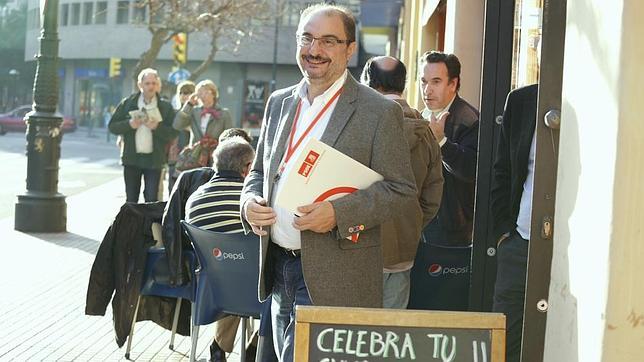El líder del PSOE aragonés se ceba contra Cañete: además de «nazi», «xenófobo y misógino»