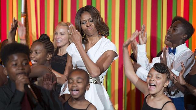 Michelle Obama y Sarah Jessica Parker cantan y bailan con los niños