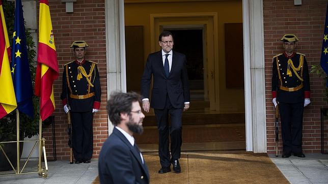 Indignación en el PP por la «deslealtad» de los socialistas en plena campaña