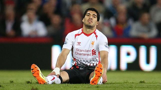 Luis Suárez pasa por el quirófano