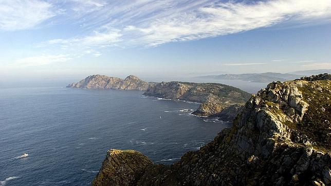 Vista de las Islas Cíes, cuya playa principal es la de Rodas