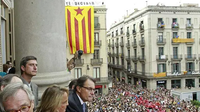 Así sería la futura «Constitución catalana»