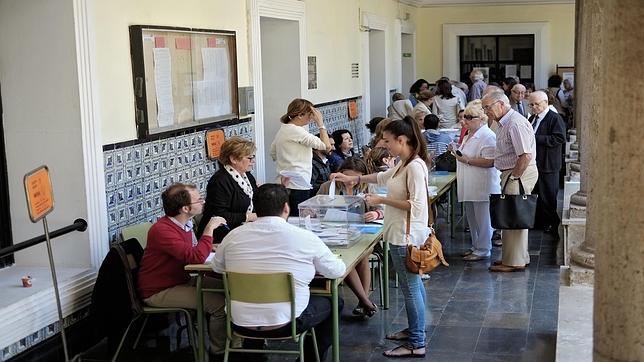 Elecciones europeas: el PP vuelve a ganar pero se deja 23,7 puntos respecto a 2009