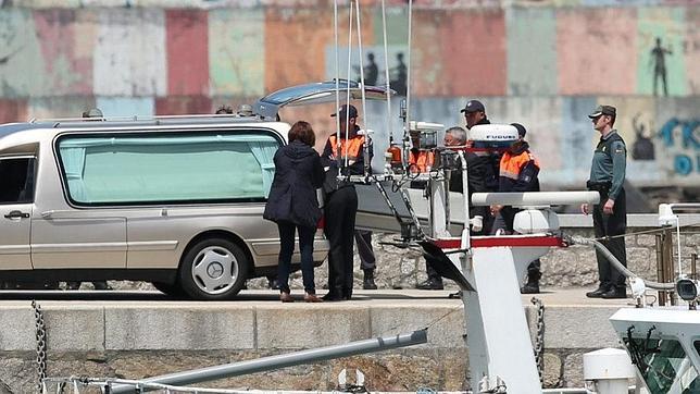 Hallan el cadáver del pescador más joven arrastrado al mar el jueves en A Guarda