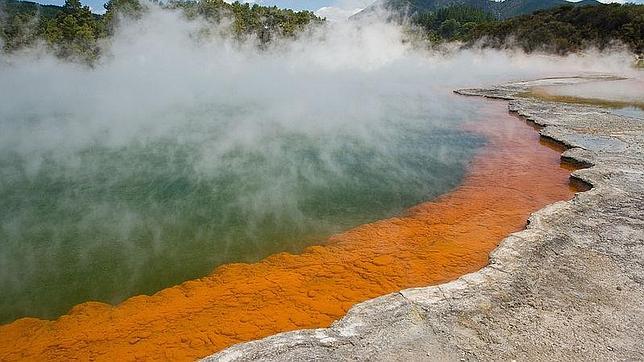 Champagne Pool, en la zona de Wai-O-Tapu