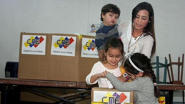 Arrasan en las urnas las esposas de los alcaldes opositores presos en Venezuela