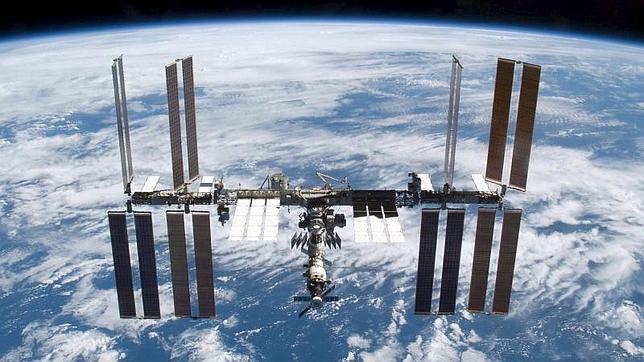 La colaboración espacial, tocada de muerte