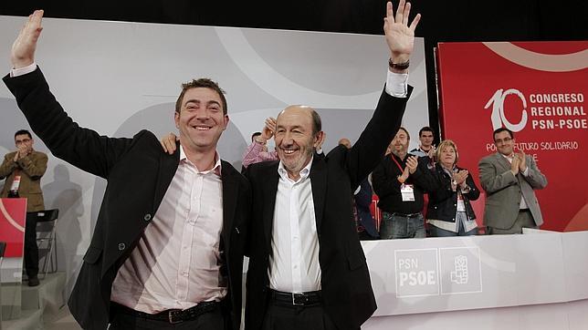 Como Rubalcaba, el secretario general de los socialistas navarros también lo deja