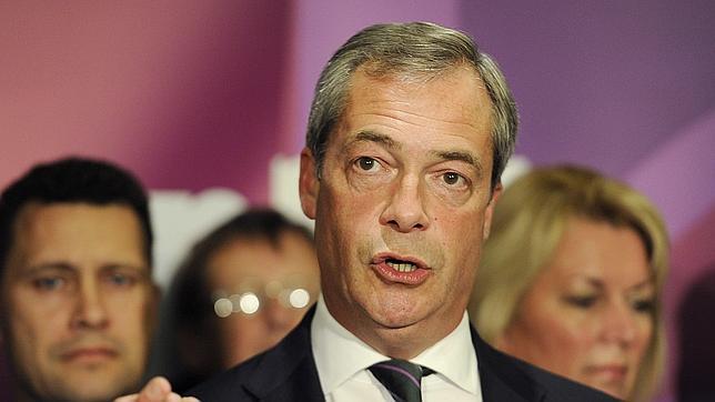 «Mi marido fuma y bebe demasiado, vive a base de adrenalina», dice la mujer de Nigel Farage