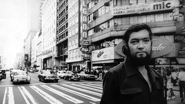 El autor argentino Julio Cortázar, autor de «Rayuela»