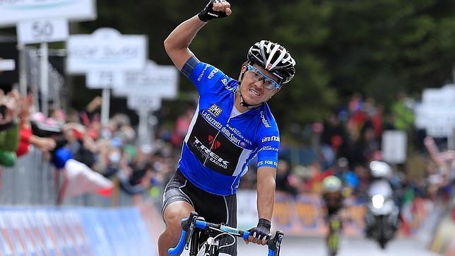 Colombia no suelta el Giro