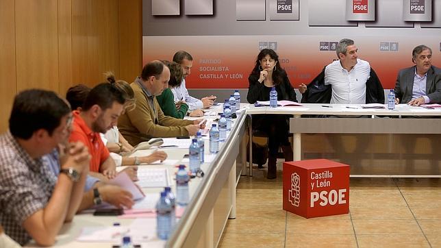 Óscar López «dinamita» el PSOE de Castilla y León con la dimisión de la mayoría de la Ejecutiva