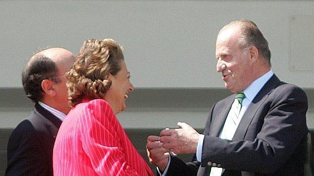 Rita Barberá subraya la importancia de la monarquía frente a cualquier otra aventura