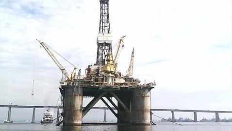 Dos nuevas plataformas petrolíferas llegan al puerto de Santa Cruz de Tenerife